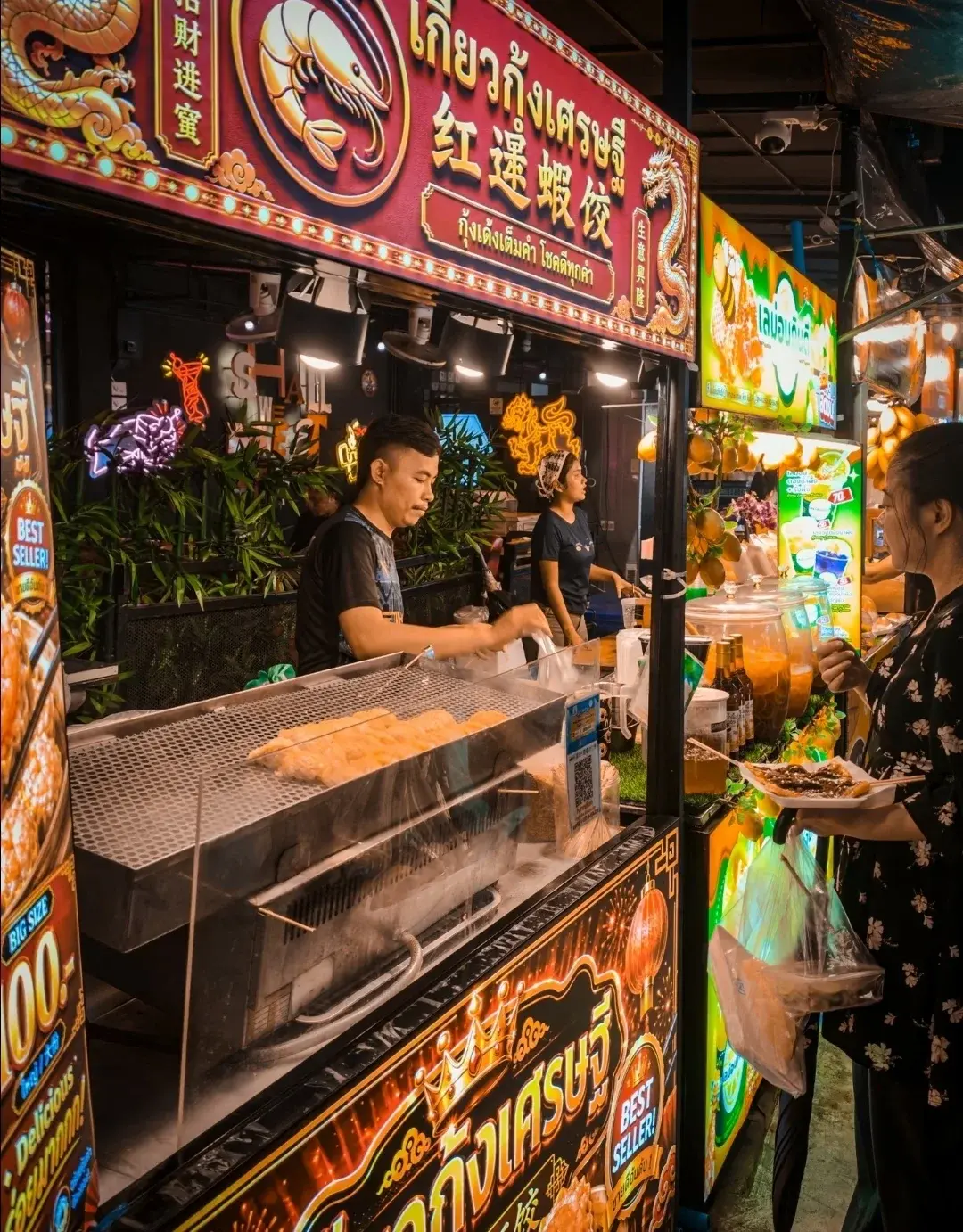 酒店自由活动＋退房后芭东沙滩半日游（商场购物，伴手礼选购）晚餐后送机